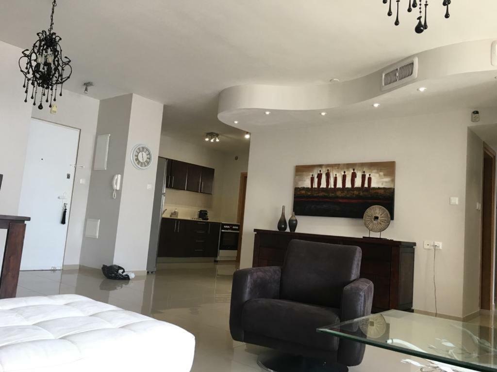 Apartment 2 Bedrooms Central Location Ashdod Esterno foto